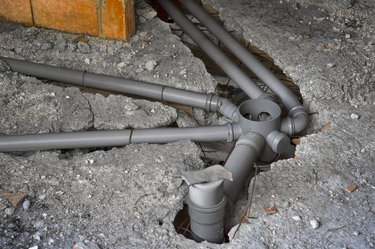 différents conduits peuvent types tuyaux endommagés égouttages retrouvés colonne modification pose lavabos immeuble remplacement réparations
